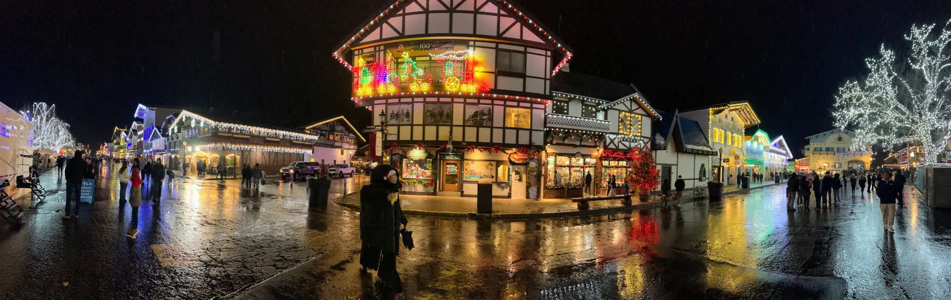 Leavenworth main street at Night